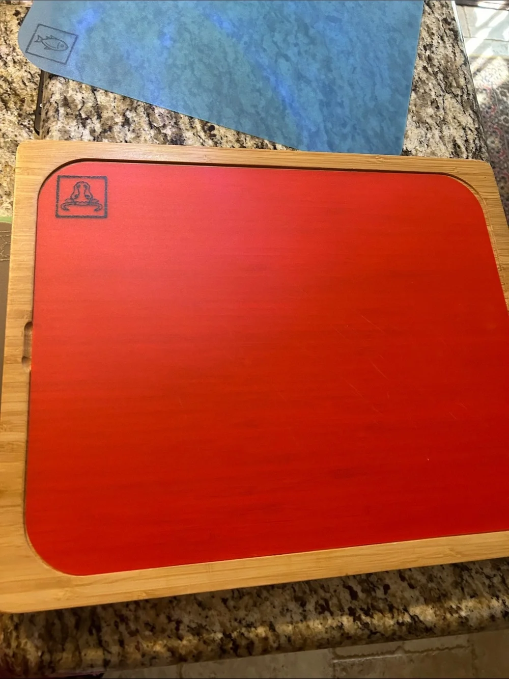 Seville Classics Easy-to-Clean Bamboo Cutting Board and 7 Color Coded Mats